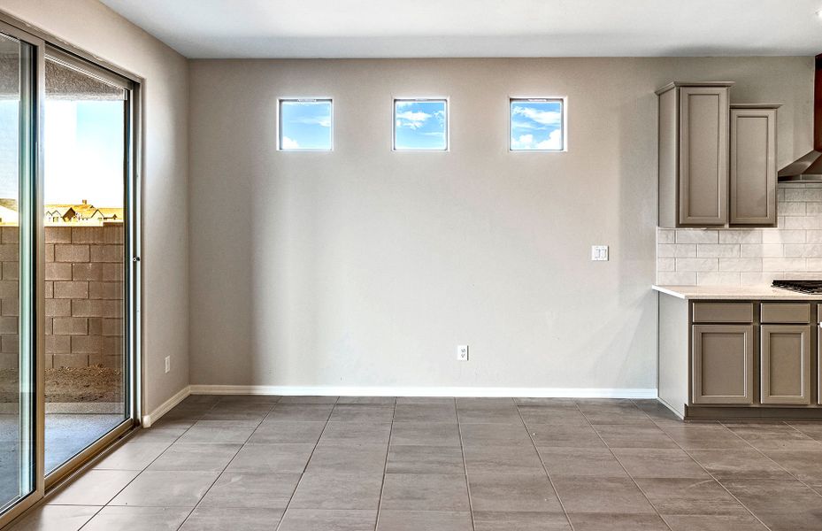 Spacious, unfurnished interior of a new home in Del Webb at Rocking K, Tucson (Image 11).