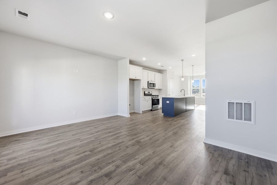 Spacious, unfurnished interior of a new home in Westpark at Cane Bay, Summerville (Image 52). Spacious, unfurnished interior of a new home in Westpark at Cane Bay, Summerville (Image 52).