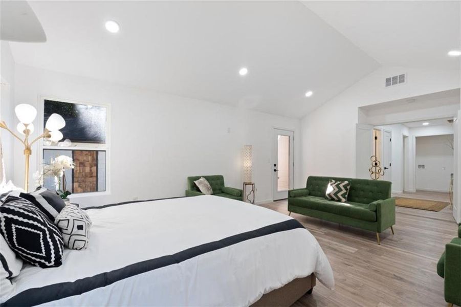 Furnished interior view inside a new home in , Atlanta (Image 14).