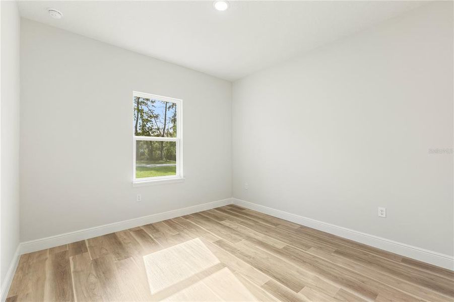 Spacious, unfurnished interior of a new home in , Ocala (Image 13).
