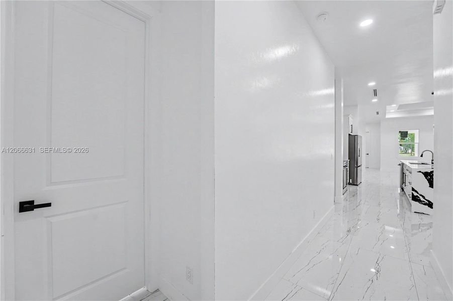 Spacious, unfurnished interior of a new home in , Lehigh Acres (Image 39).