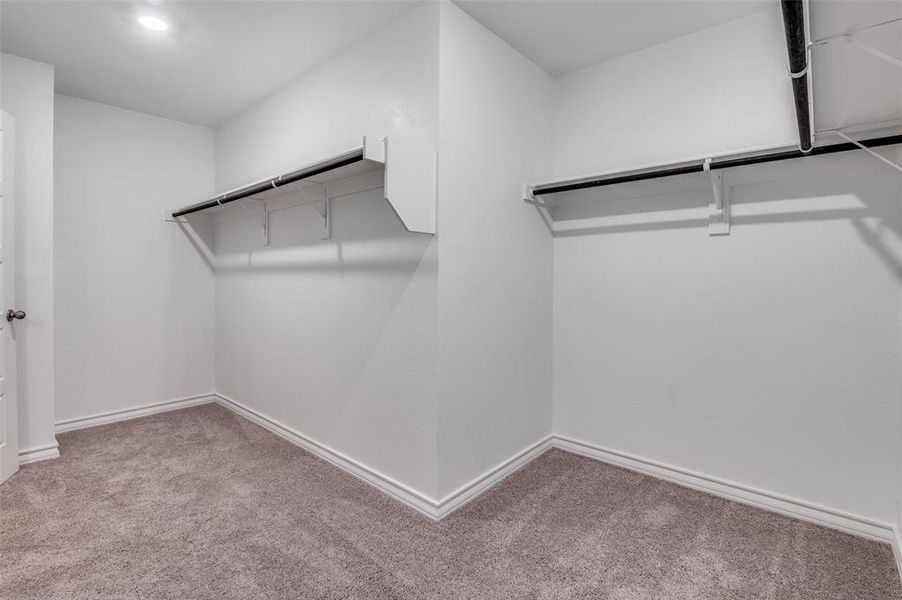 Spacious, unfurnished interior of a new home in Cottonwood Creek, Seagoville (Image 19).