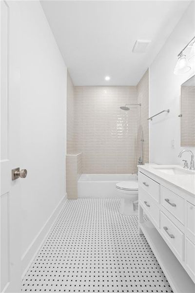 Spacious, unfurnished interior of a new home in , Atlanta (Image 34). Spacious, unfurnished interior of a new home in , Atlanta (Image 34).