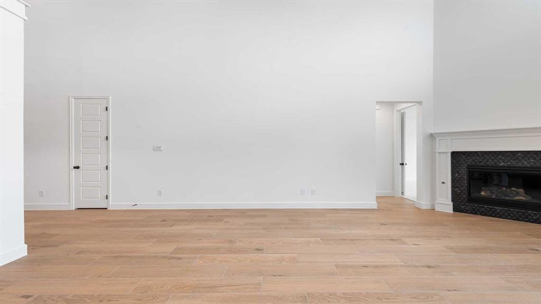 Spacious, unfurnished interior of a new home in Sweetgrass, Haslet (Image 12).