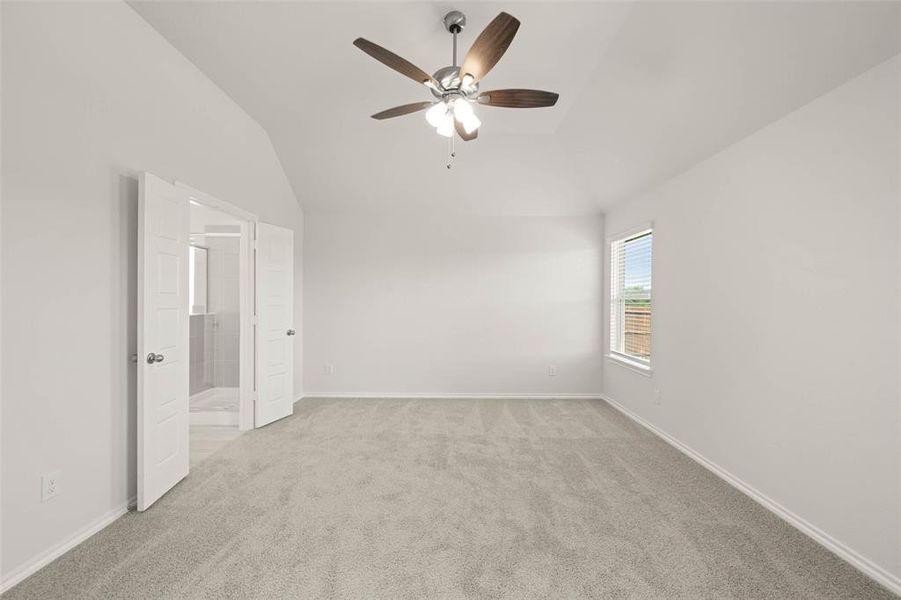 Spacious, unfurnished interior of a new home in Mountain Valley, Burleson (Image 38).