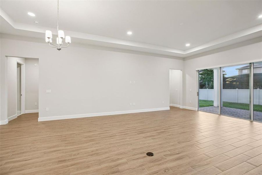 Spacious, unfurnished interior of a new home in Hawk's Overlook, Oviedo (Image 18).
