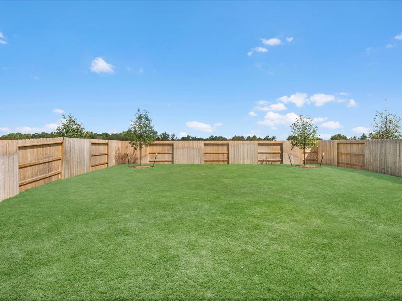 Exterior details and patio area of a home in Clopton Farms, Montgomery (Image 4).