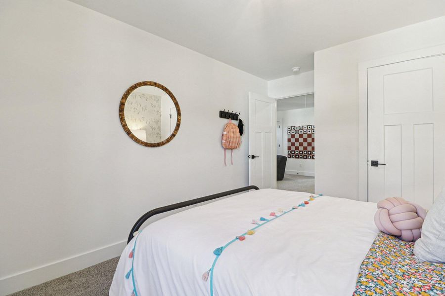 26-web-or-mls-Smooth Whiskey Cir-S2502-0 26-web-or-mls-Smooth Whiskey Cir-S2502-0