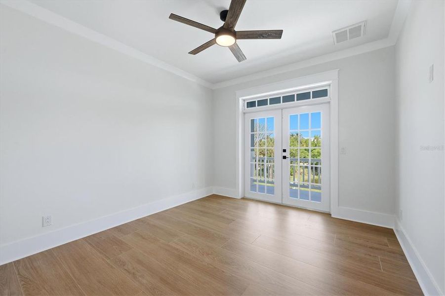 Spacious, unfurnished interior of a new home in , Placida (Image 46).
