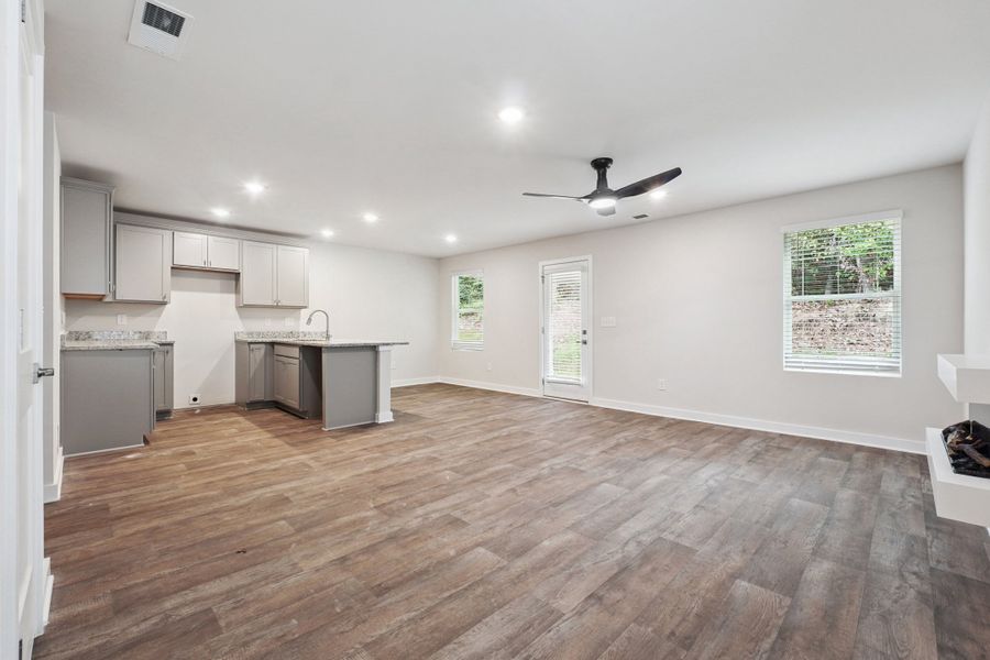 1,695sf New Home in Union City, GA. - Slide 4 1,695sf New Home in Union City, GA. - Slide 4