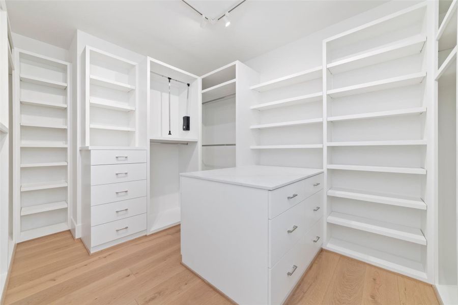 Spacious, unfurnished interior of a new home in , Bellaire (Image 24). Spacious, unfurnished interior of a new home in , Bellaire (Image 24).