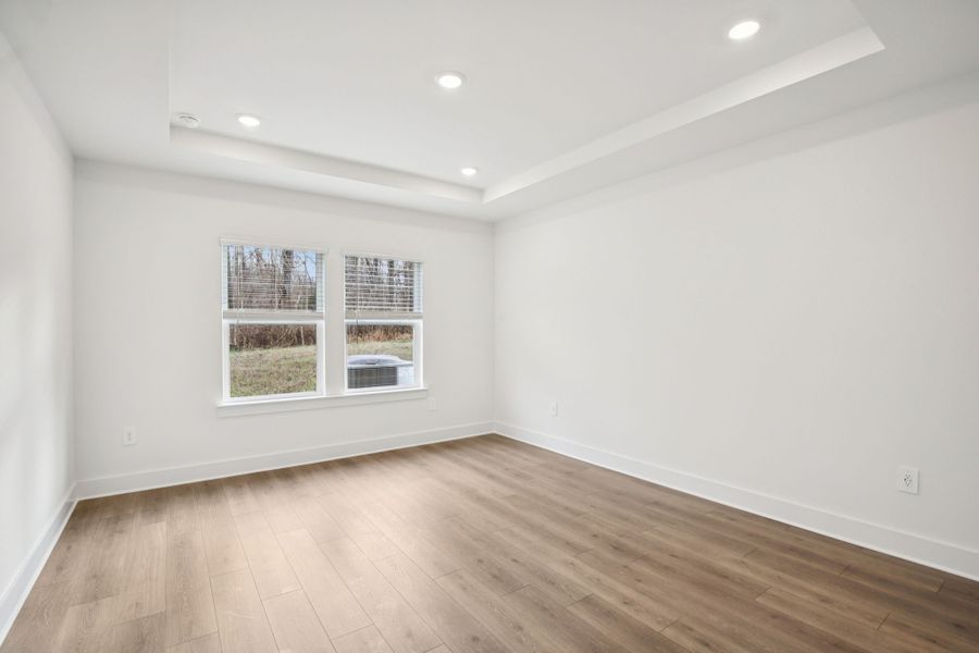 Spacious, unfurnished interior of a new home in Mission Hills, La Vergne (Image 14).