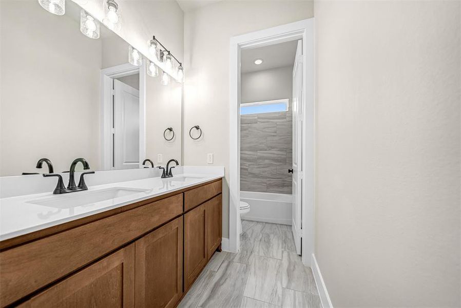 Furnished interior view inside a new home in Rocky Top, Krum (Image 15).