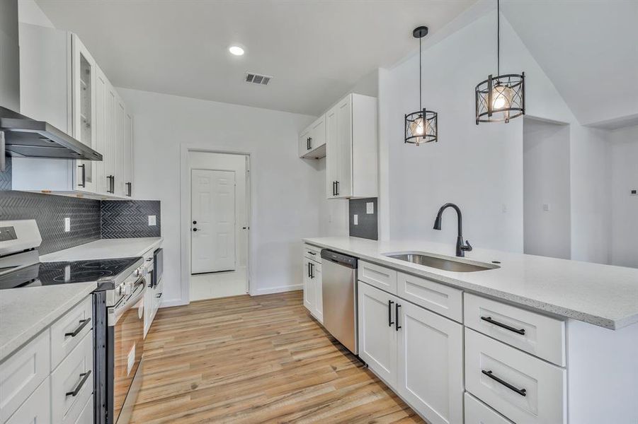 Furnished interior view inside a new home in , Granbury (Image 5). Furnished interior view inside a new home in , Granbury (Image 5).