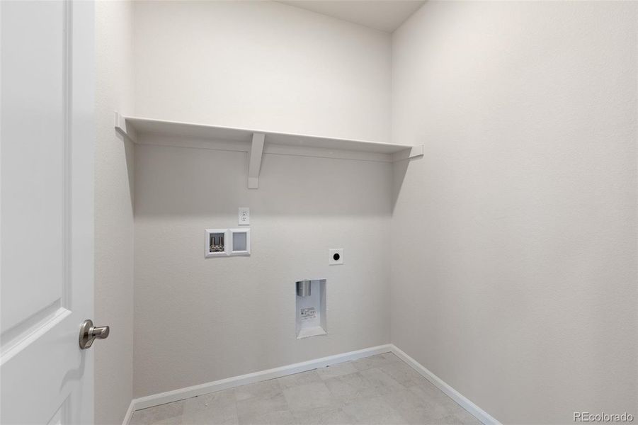 Spacious, unfurnished interior of a new home in The Manors Collection at Golden Overlook, Golden (Image 17).