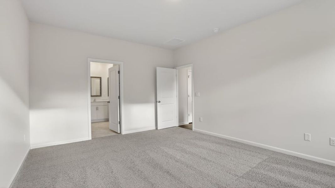 Spacious, unfurnished interior of a new home in Baxter Village, Boiling Springs (Image 34).