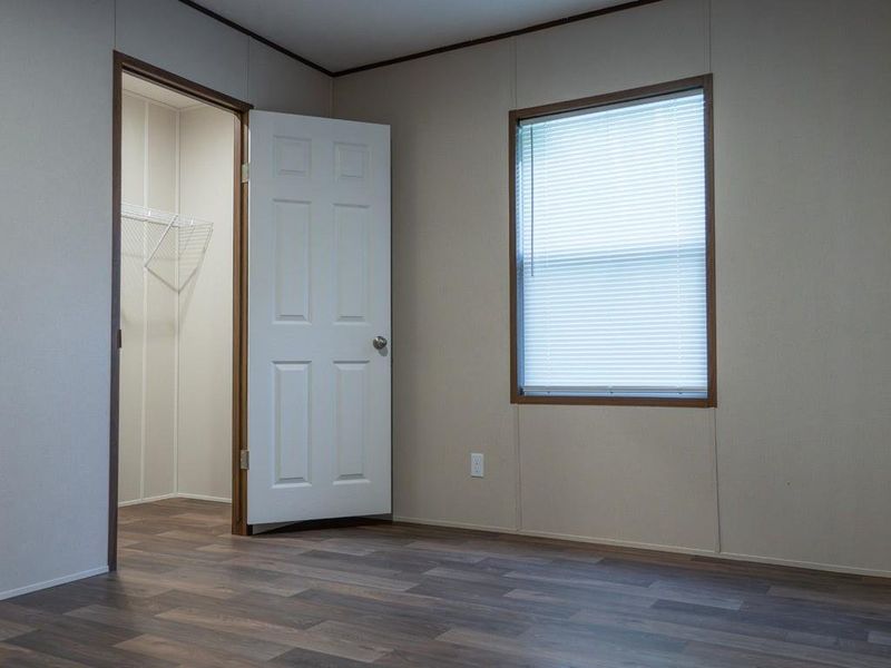 Spacious, unfurnished interior of a new home in , Taylorsville (Image 10).