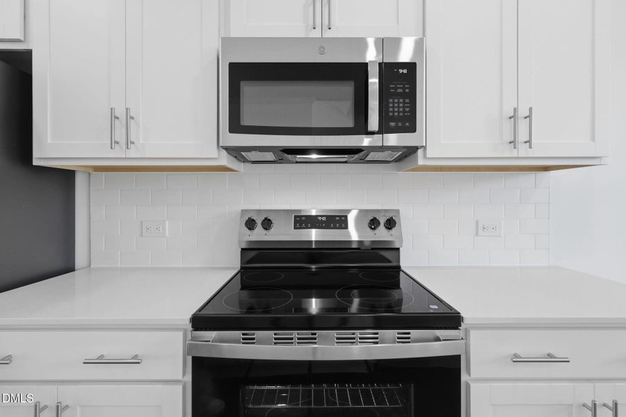 SUN_ElmGrove_Pic_Jackson_QMI_21_Kitchen_ SUN_ElmGrove_Pic_Jackson_QMI_21_Kitchen_