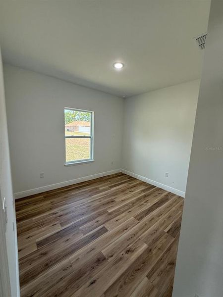 Spacious, unfurnished interior of a new home in , Ocala (Image 11).