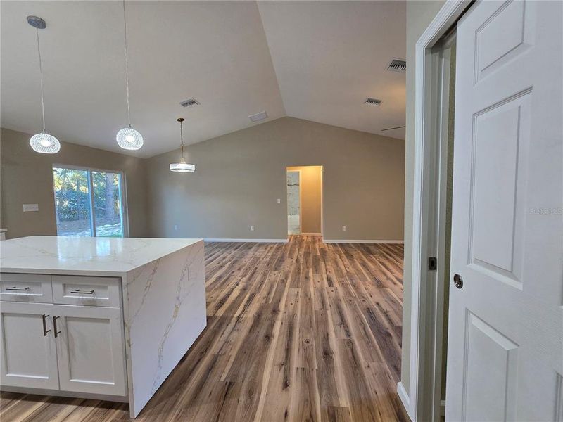 Spacious, unfurnished interior of a new home in , Ocala (Image 13).