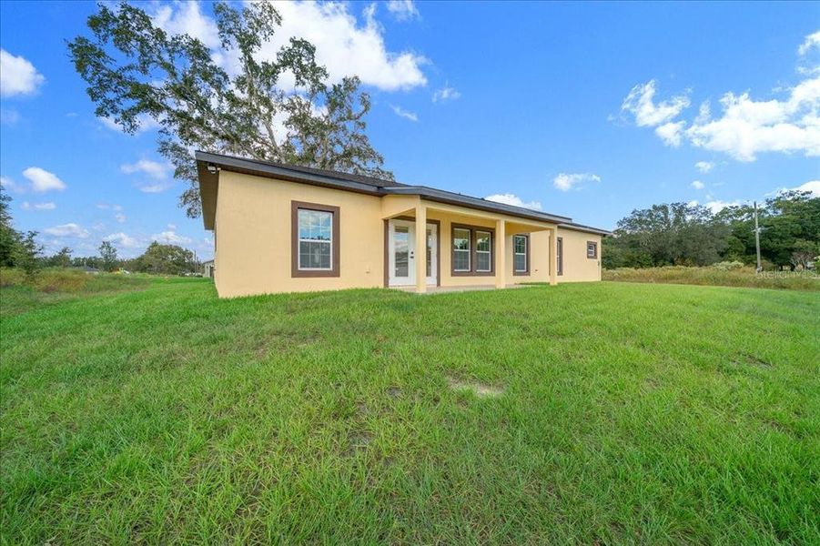 Exterior details and patio area of a home in , Dunnellon (Image 29). Exterior details and patio area of a home in , Dunnellon (Image 29).