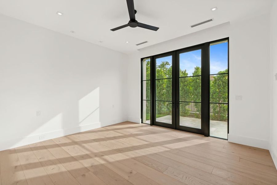 Representative furnished interior of a home built from the Hummingbird by BedBrock Developers in Bird Street Estates, Paradise Valley (Image 78). Representative furnished interior of a home built from the Hummingbird by BedBrock Developers in Bird Street Estates, Paradise Valley (Image 78).