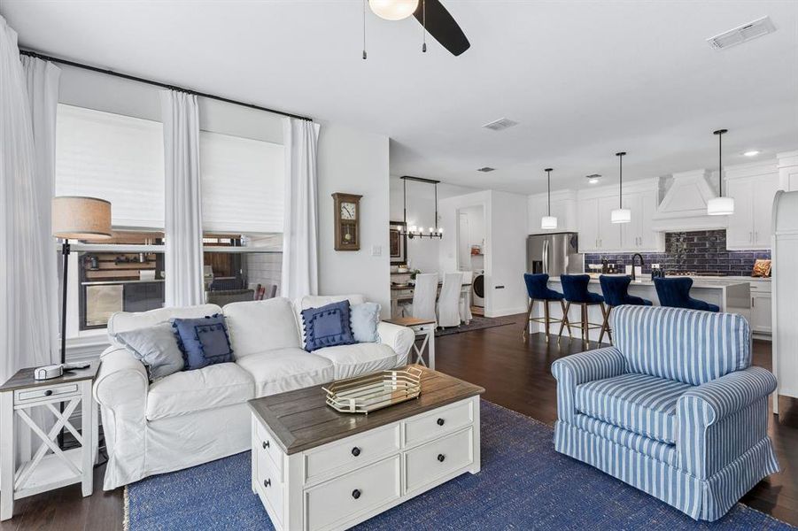 Family Room
Open to the kitchen and dining spaces, the family room serves as the heart of the home, ideal for gathering, entertaining, or unwinding at the end of the day.
