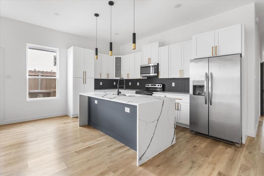 Furnished interior view inside a new home in , Dallas (Image 6).