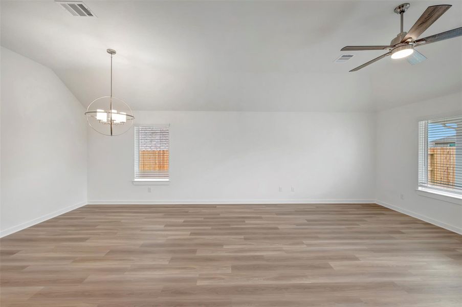 Spacious, unfurnished interior of a new home in Miller's Pond, Rosenberg (Image 28).
