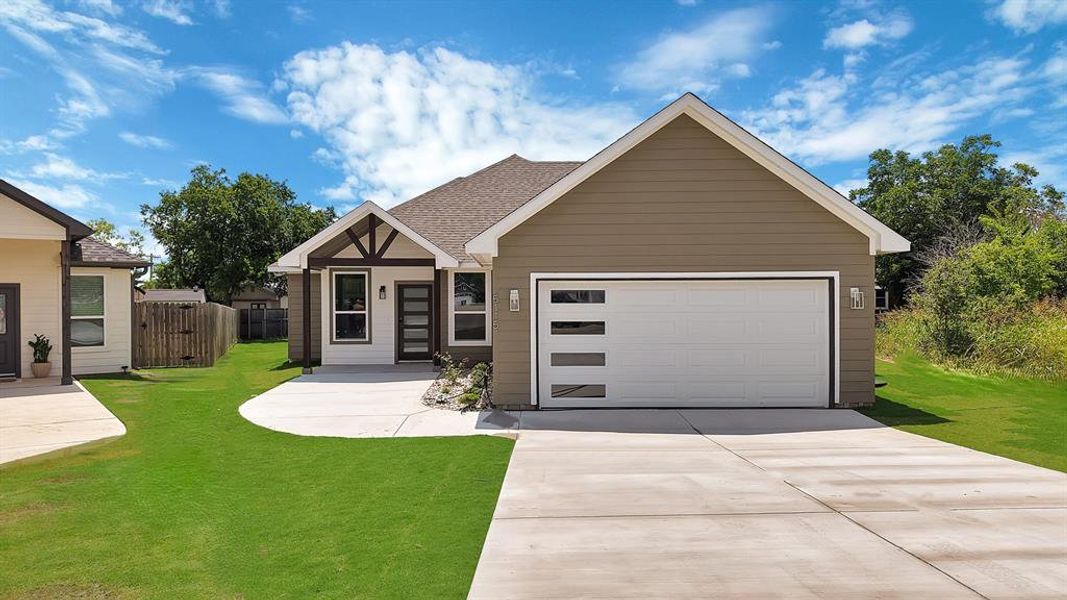Front exterior of a new home in , Granbury, TX, highlighting curb appeal (Image 2). Front exterior of a new home in , Granbury, TX, highlighting curb appeal (Image 2).