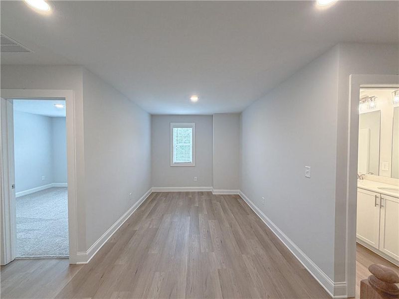 Spacious, unfurnished interior of a new home in , Dallas (Image 30).