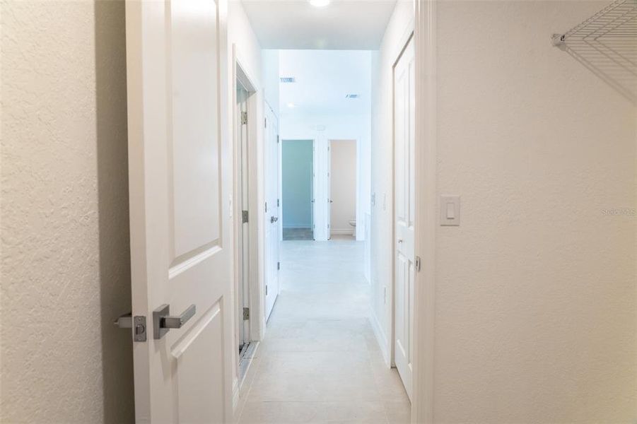 Spacious, unfurnished interior of a new home in , Ocala (Image 17).