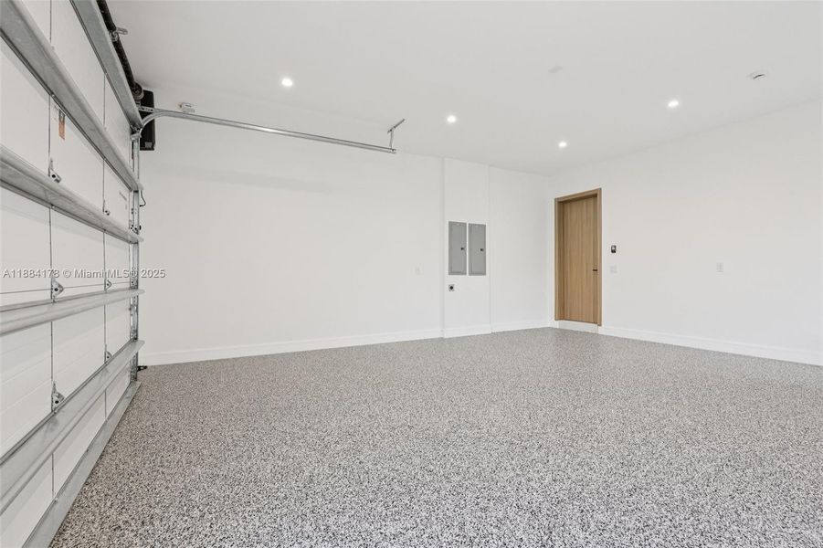 Spacious, unfurnished interior of a new home in , Miami (Image 15).