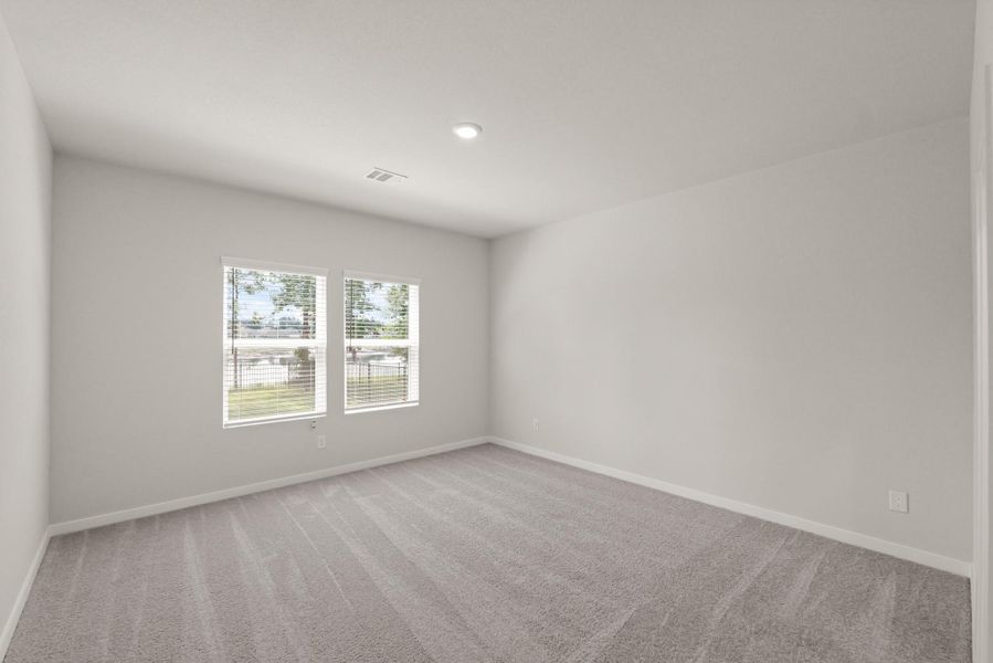 Spacious, unfurnished interior of a new home in Lakes at Crockett Martin, Conroe (Image 12).