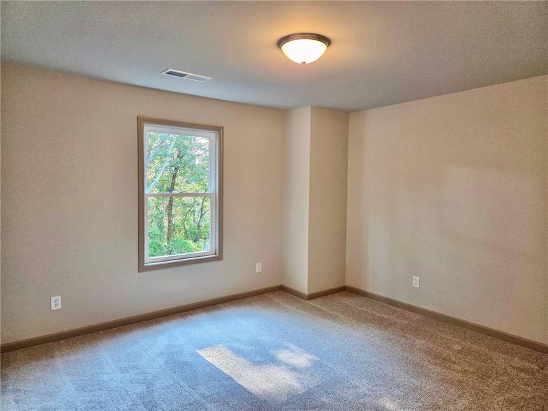 Spacious, unfurnished interior of a new home in , Waleska (Image 11).