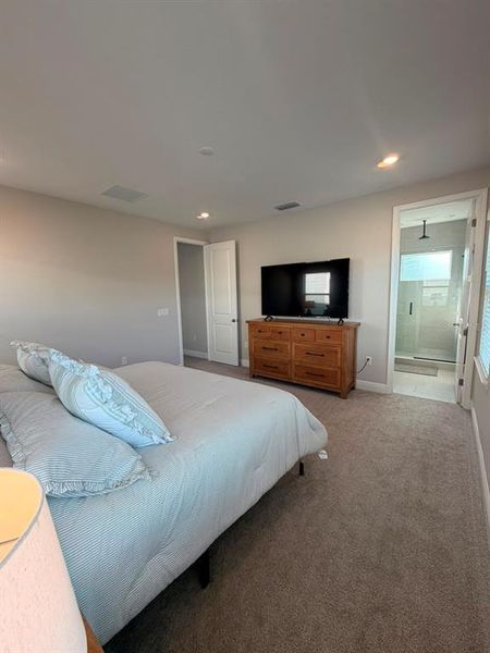 Furnished interior view inside a new home in , Winter Garden (Image 15).