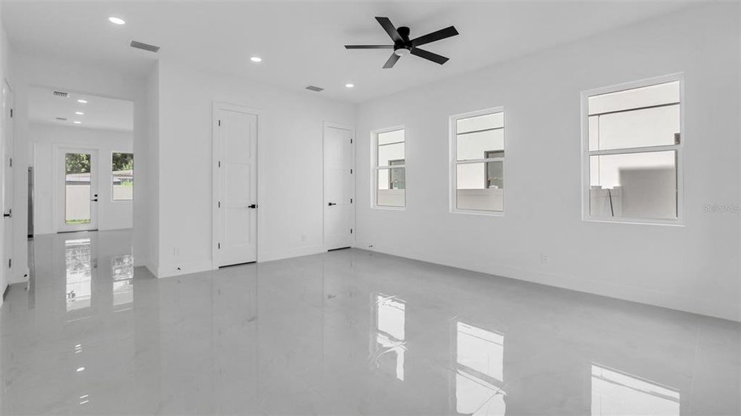 Spacious, unfurnished interior of a new home in , St. Petersburg (Image 17). Spacious, unfurnished interior of a new home in , St. Petersburg (Image 17).