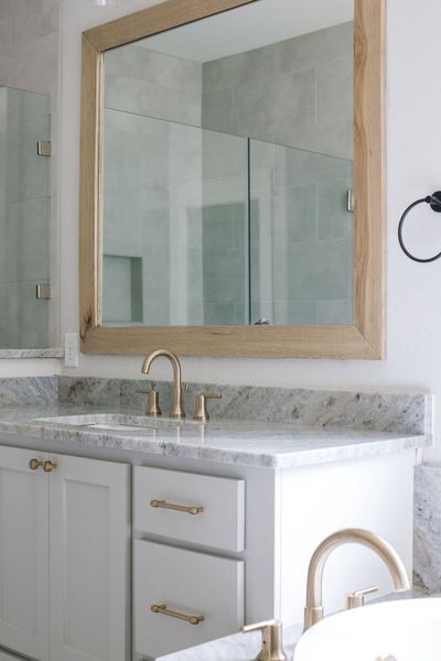 Representative interior finishes for a home built from the The Kaylee by Reece Homes in Pebble Creek, College Station (Image 42).
