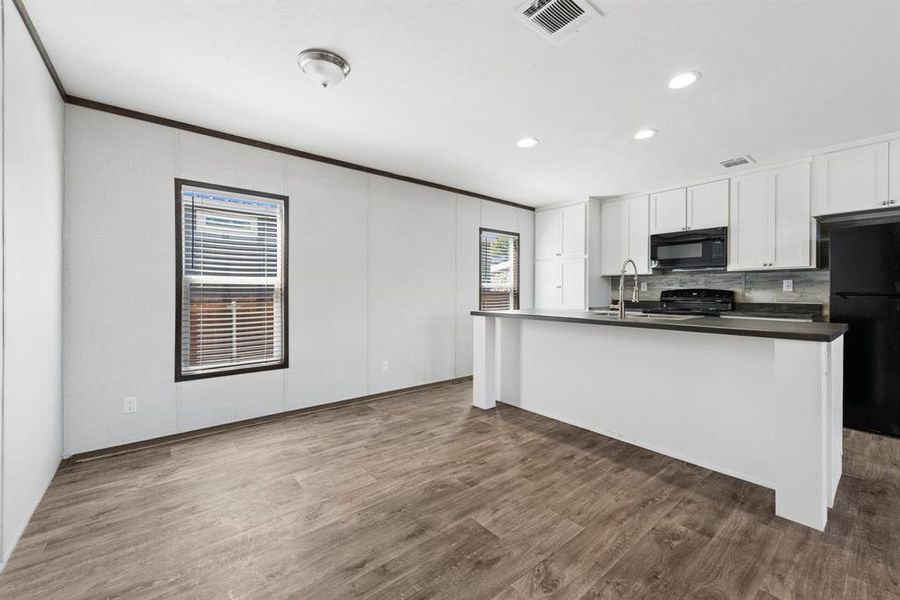Image 36 of a home in .