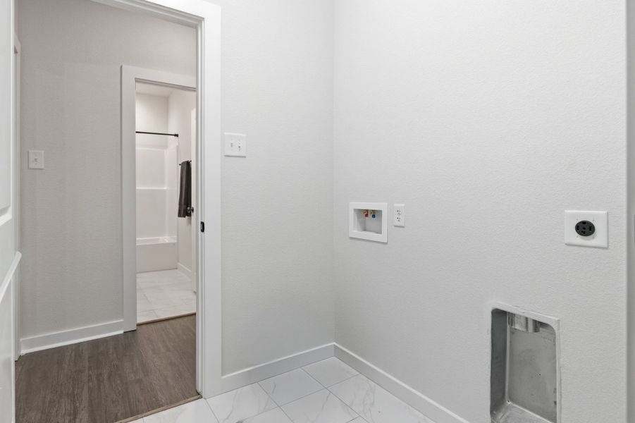 Spacious, unfurnished interior of a new home in Bonham Trace, Bryan (Image 19).