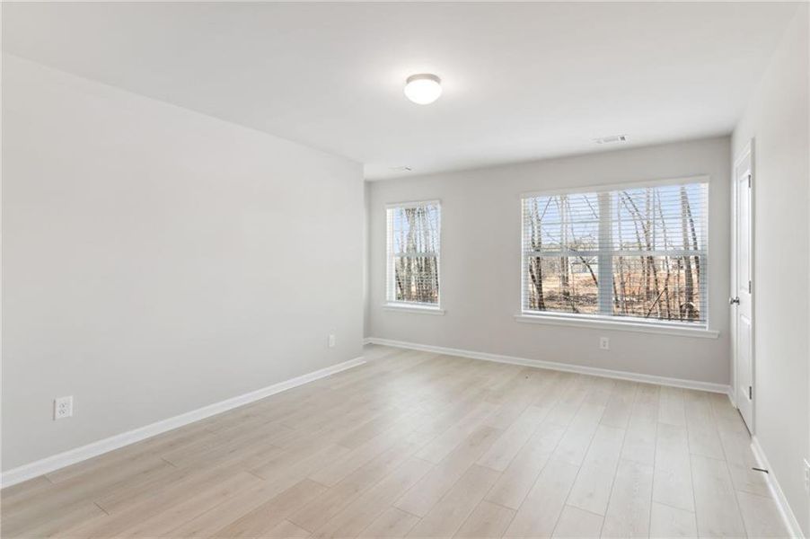 Spacious, unfurnished interior of a new home in , Crawford (Image 33).