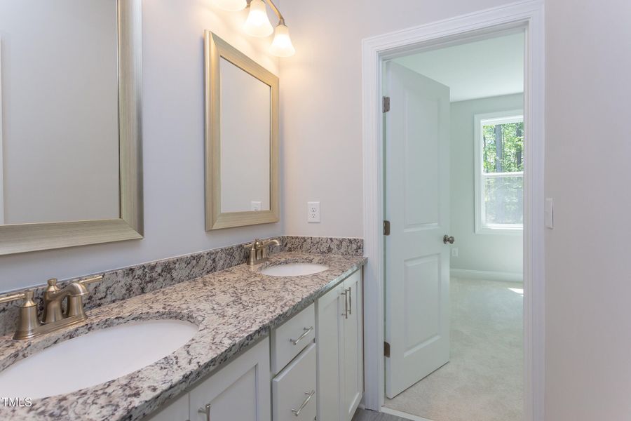 Avenel - MEA 003 - IMG_8089 Avenel - MEA 003 - IMG_8089