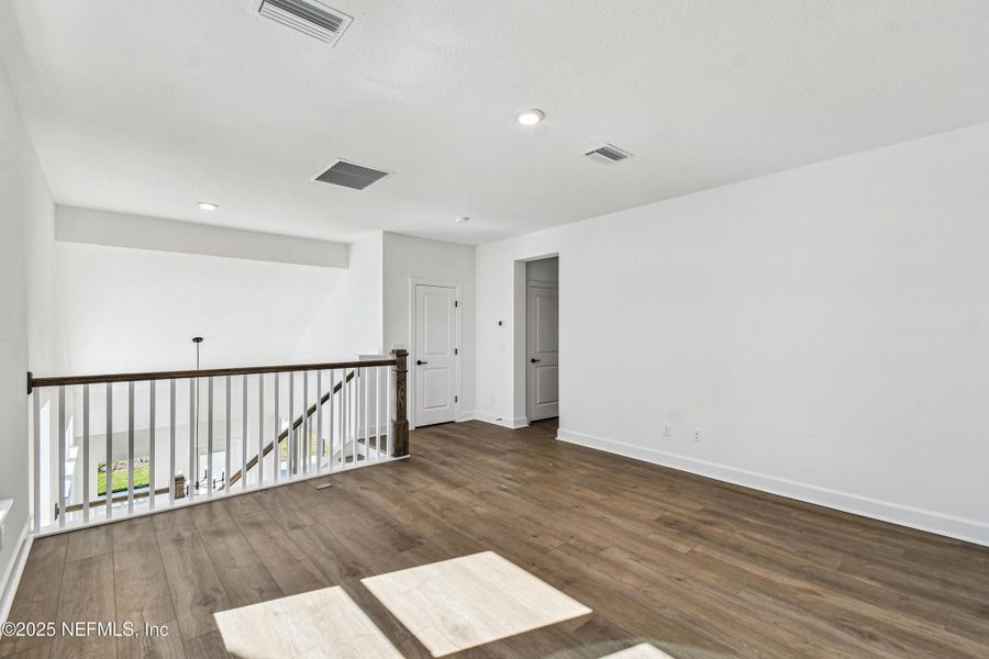 Spacious, unfurnished interior of a new home in Seven Pines 50' Front Entry, Jacksonville (Image 22).