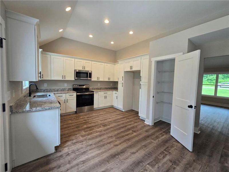 Furnished interior view inside a new home in , Lavonia (Image 13).