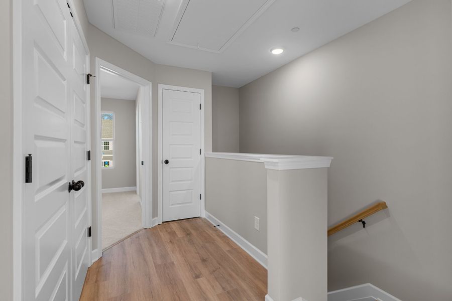 Spacious, unfurnished interior of a new home in Oxford Station, Gallatin (Image 16).