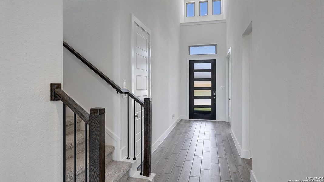 Spacious, unfurnished interior of a new home in Alsatian Oaks 50', Castroville (Image 17). Spacious, unfurnished interior of a new home in Alsatian Oaks 50', Castroville (Image 17).