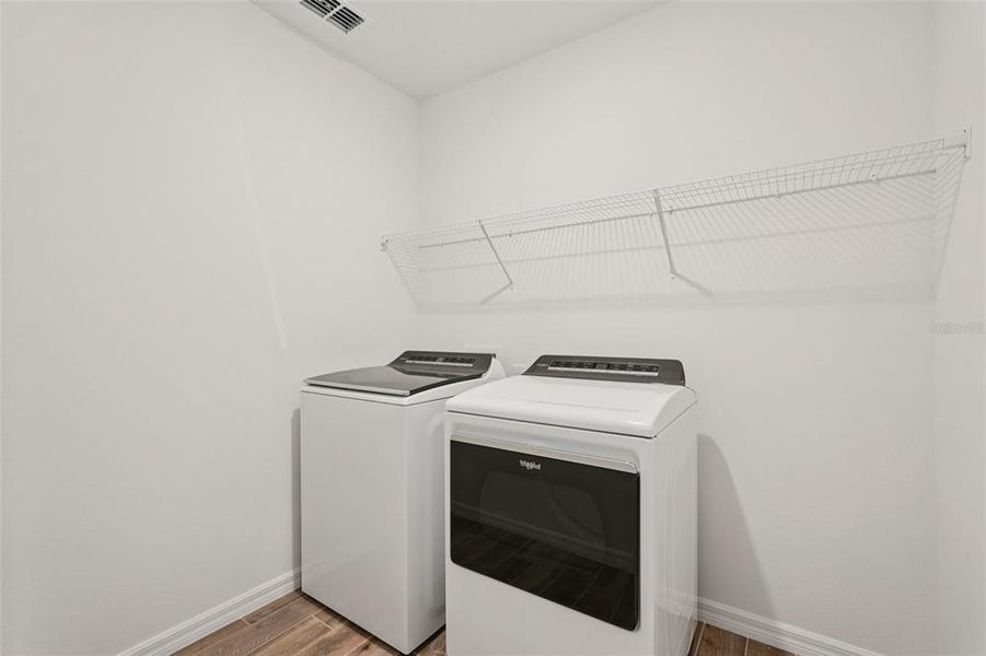 Close-up of interior finishes inside a home in Oakfield Trails - Signature Series, Parrish (Image 11).