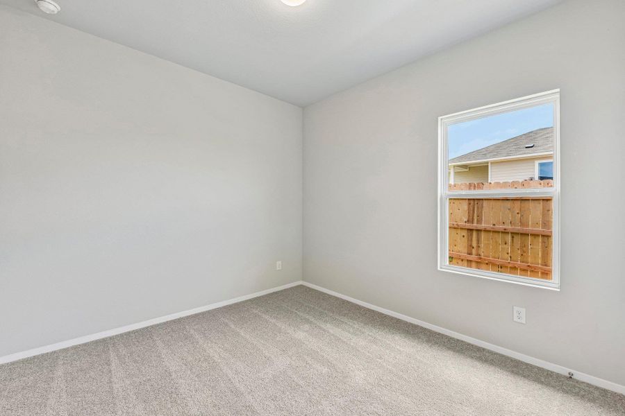 Spacious, unfurnished interior of a new home in Cloverleaf, Austin (Image 20).