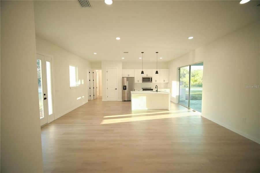 Spacious, unfurnished interior of a new home in , Ocala (Image 28).