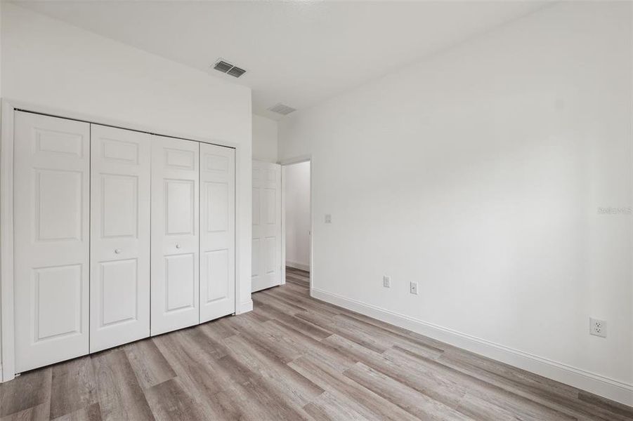 Spacious, unfurnished interior of a new home in , Ocala (Image 14).